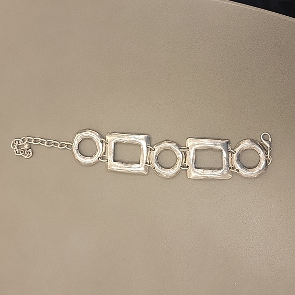 Jewelry - Picture 5 of 5